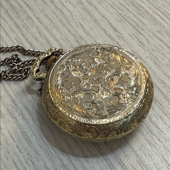 Vintage Sperina Antimagnetic Swiss Made Pendant Watch necklace - Picture 3 of 5